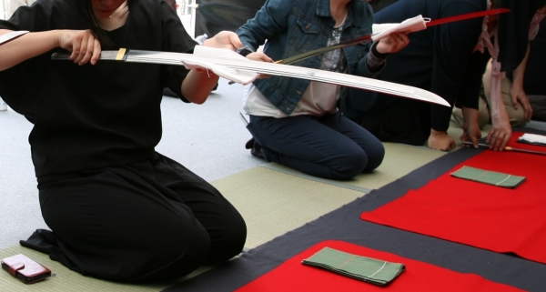 真剣にふれてみよう(※原則事前予約制)